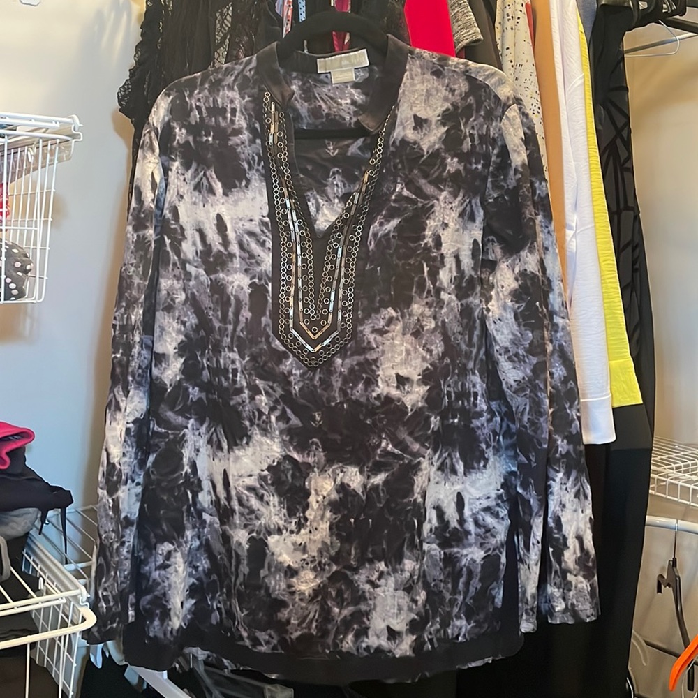 Black & White Tie-Dye Michael by Michael Kors Tunic with bronze accents. Size XL